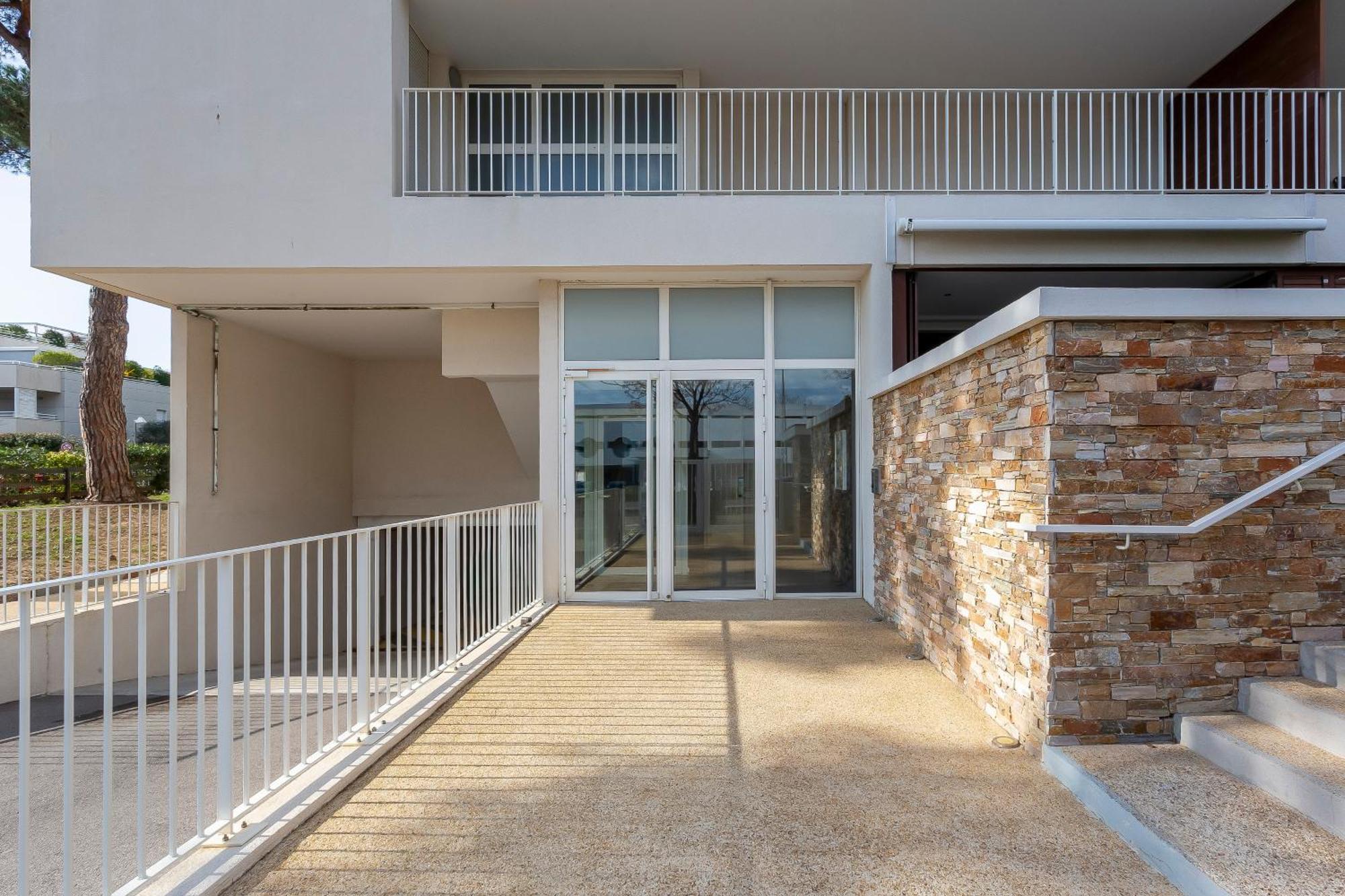 Chez Martin - Spacieux Appartement Climatise Proche De La Plage La Grande-Motte Exterior foto
